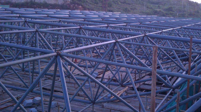 盖州概述网架加工中对钢材的质量的过细恳求